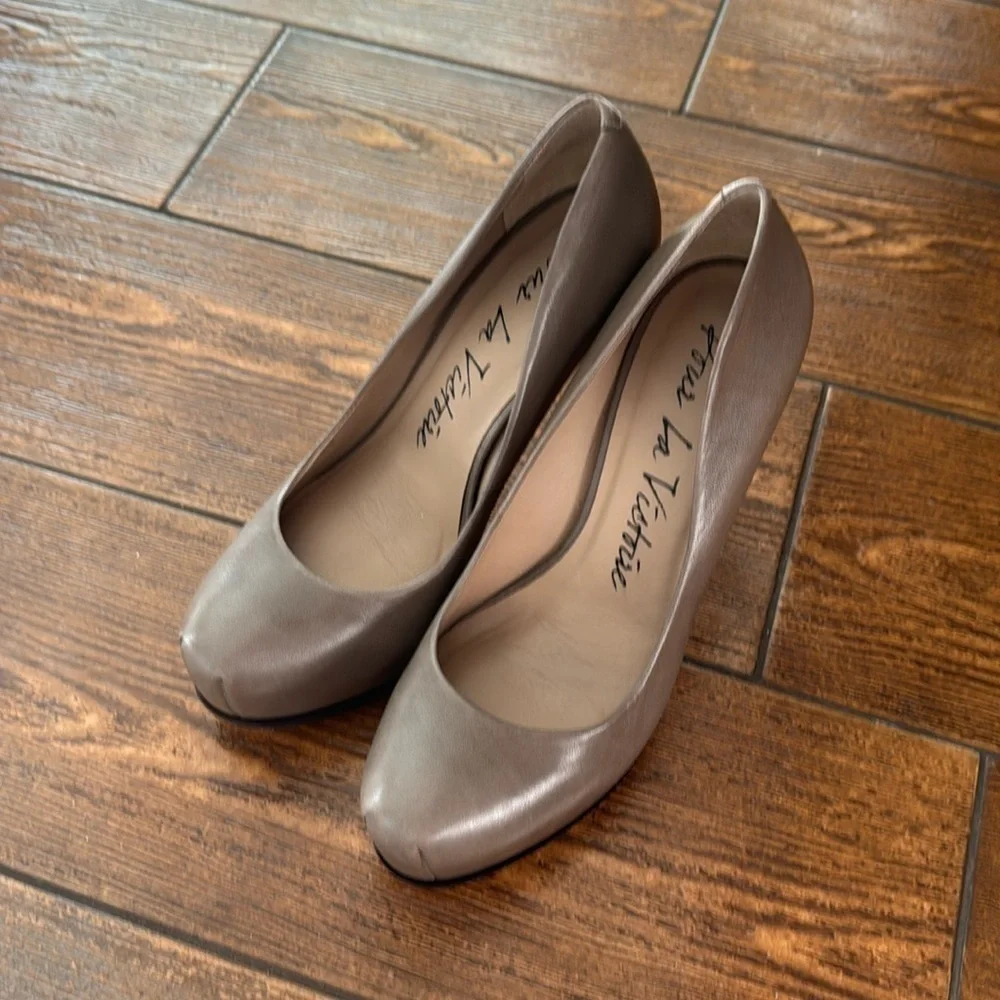 Pour LA VICTOIRE Platform Stiletto Pumps Size 6.5